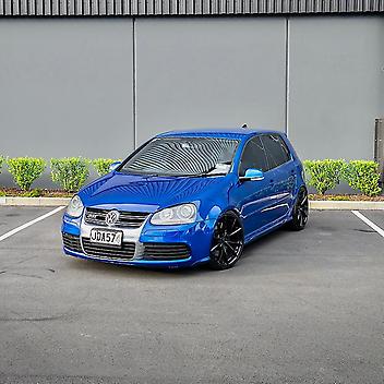 173,000 Km, Hatchback, 3180 cc, Petrol engine, Automatic
