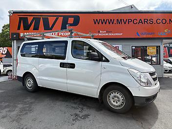 243,586 Km, People Movers, 2497 cc, Diesel engine, Manual