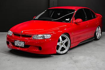 174,000 Km, Sedan, 4987 cc, Petrol engine, Automatic