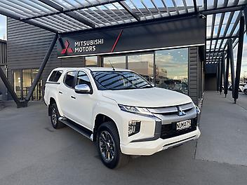 86,690 Km, Utility, 2442135 cc, Diesel engine, 6-gear automatic