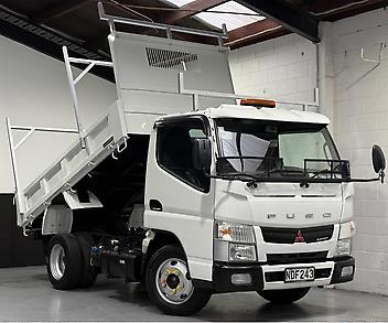 97,051 Km, Truck - Tip Truck, 2990 cc, Diesel engine, Manual