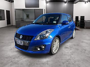 123,000 Km, Hatchback, 1586 cc, Petrol engine, 6-Speed Manual