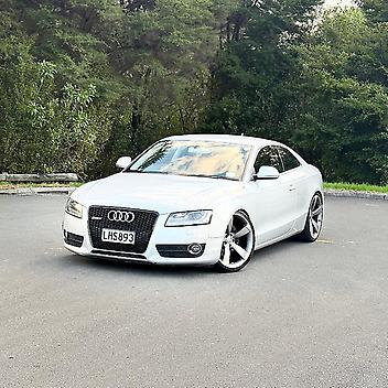 140,000 Km, Coupe, 3198 cc, Petrol engine, Automatic