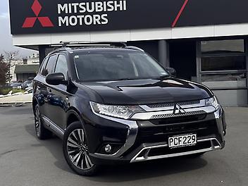 124,123 Km, RV/SUV, 2360126 cc, Petrol engine, Automatic