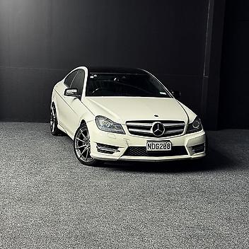 136,000 Km, Sedan, 1790 cc, Petrol engine, Automatic
