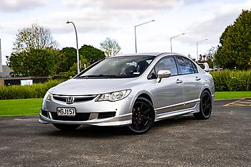 127,000 Km, Sedan, 1790 cc, Petrol engine, Automatic