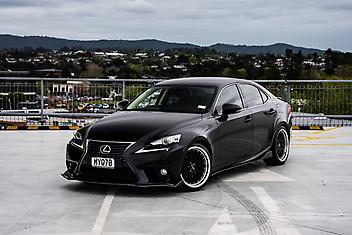 129,000 Km, Sedan, 2500 cc, Petrol engine, Tiptronic