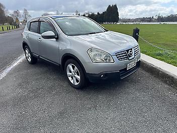 151,060 Km, SUV, 1990 cc, Petrol engine, Automatic