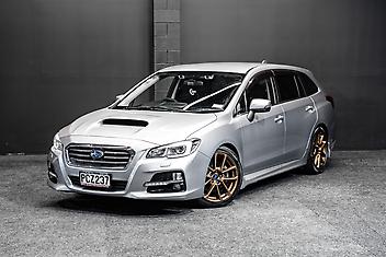 105,000 Km, Station Wagon, 1990 cc, Petrol engine, Tiptronic