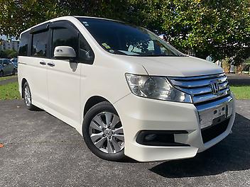 115,670 Km, Station Wagon, 1997 cc, Petrol engine, Automatic