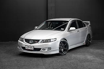 99,000 Km, Sedan, 2350 cc, Petrol engine, Automatic