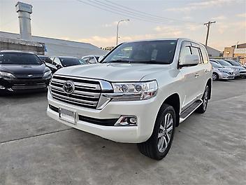 107,977 Km, RV-SUV, 4600 cc, Petrol engine, Automatic