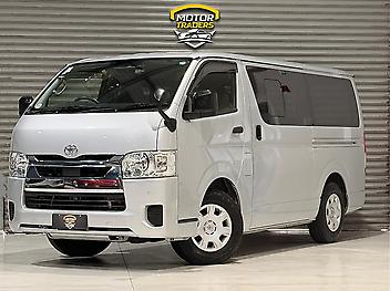 142,365 Km, Van, 2800 cc, Diesel engine, Automatic