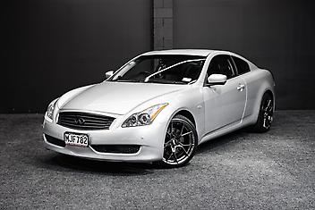 133,000 Km, Coupe, 3690 cc, Petrol engine, Automatic