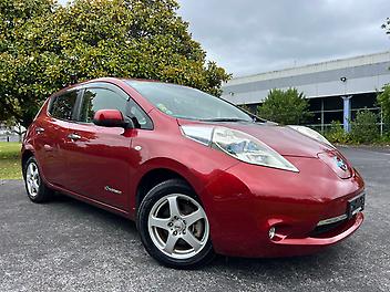 43,786 Km, Hatchback, 0 cc, Electric engine, Automatic