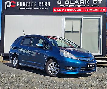 96,878 Km, Station Wagon, 1300 cc, Hybrid engine, Automatic