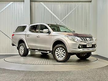 513,800 Km, Ute, 2400 cc, Diesel engine, Automatic