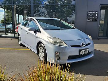 102,000 Km, Hatchback, 1797 cc, Petrol Hybrid engine, Automatic