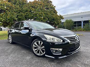 69,837 Km, Sedan, 2488 cc, Petrol engine, Automatic