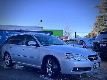 60,427 Km, Station Wagon, 2990 cc, Petrol engine, Automatic