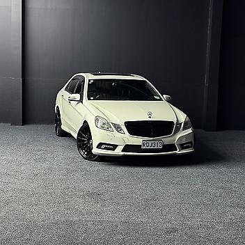 119,000 Km, Sedan, 5460 cc, Petrol engine, Automatic