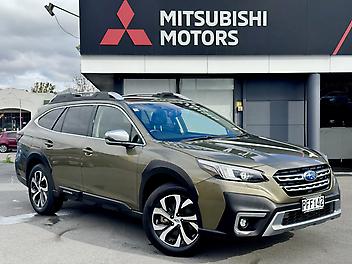 100,855 Km, RV/SUV, 2500 cc, Petrol engine, Automatic