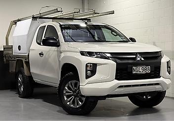 166,000 Km, Ute, 2442 cc, Diesel engine, AT
