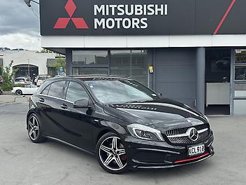 113,852 Km, Hatchback, 1990 cc, Petrol engine, Automatic