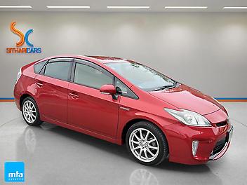 114,593 Km, Hatchback, 1800 cc, Hybrid engine, Auto