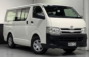 43,462 Km, People Movers, 2694 cc, Petrol engine, Manual