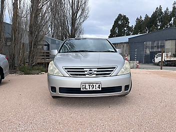 207,080 Km, 7 Seater, 2480 cc, Petrol engine, Automatic