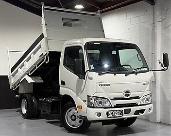 59,773 Km, Truck - Tip Truck, 4009 cc, Diesel engine, Manual